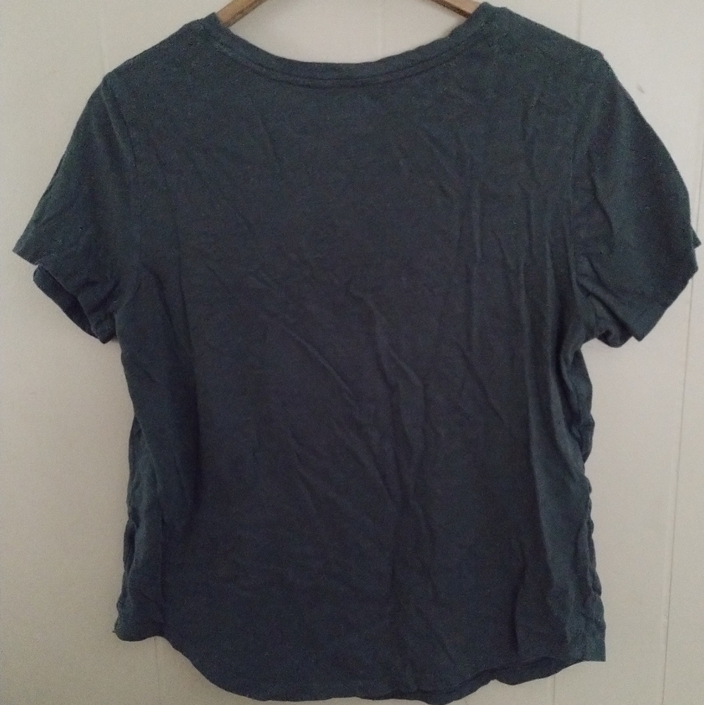 Old Navy Dark Gray Everywear Tee With Vibrant Floral Graphic And Rounded Hem SzM - Picture 2 of 4